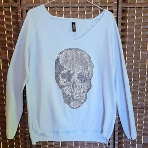 Venti6 Chic Light Blue V-Neck Sweater with Skull Design